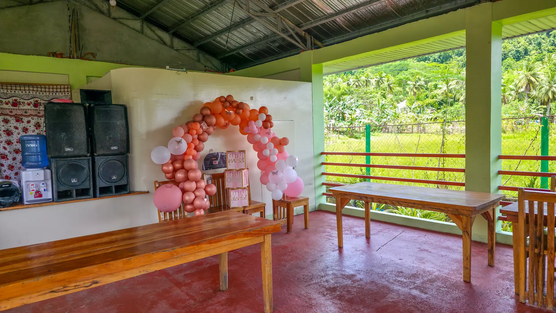 Cottage 1500 poolside view